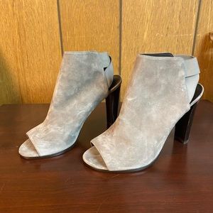 Stuart Weitzman, beige/tan suede 10 12,  4 3/4” heel